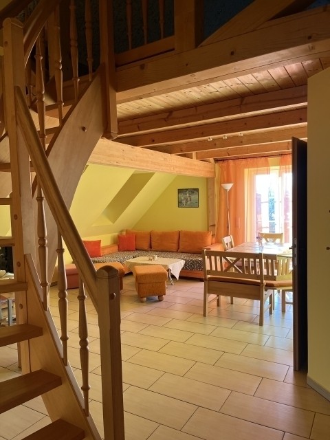 Eingang zur Fewo mit Treppe zum Schlafboden