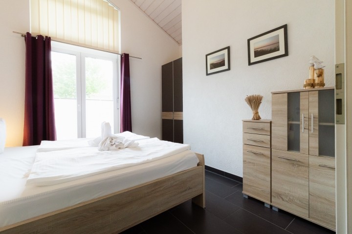 Schlafzimmer 2