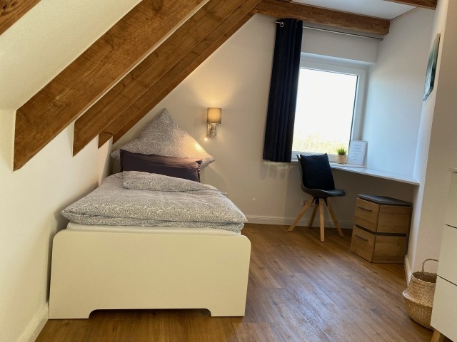 Einzelbett im OG
