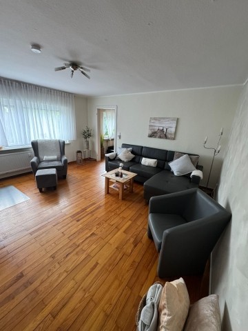 Wohnzimmer neu renoviert 2025