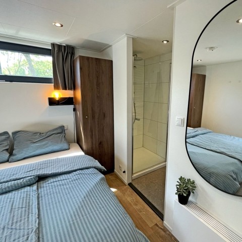 Schlafzimmer Nr. 1 mit Duschbad