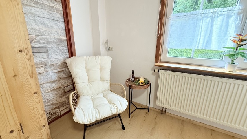 gemütliches Schlafzimmer zur Bachseite