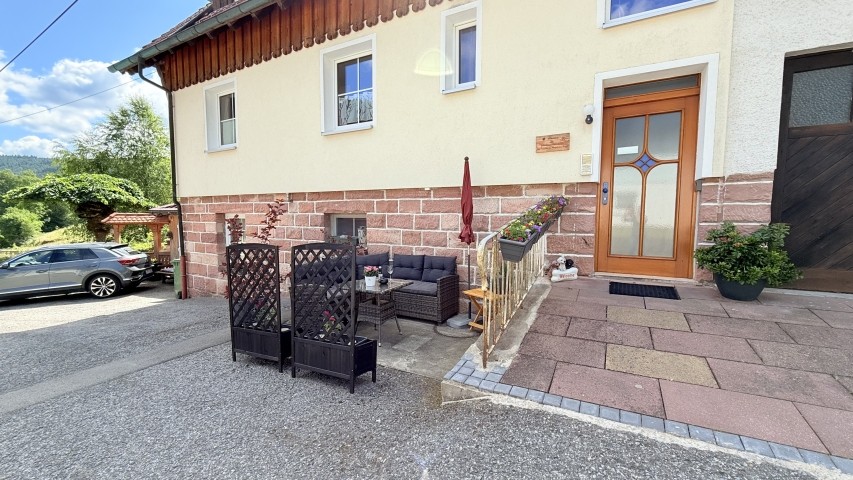 Hausansicht Eingang der Fewos