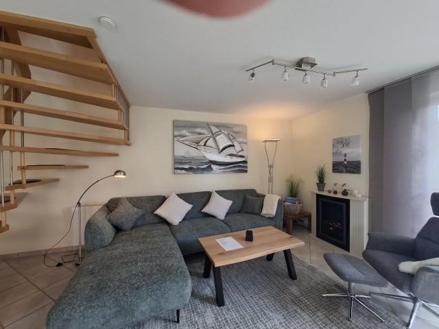 Wohnbereich mit Treppe OG