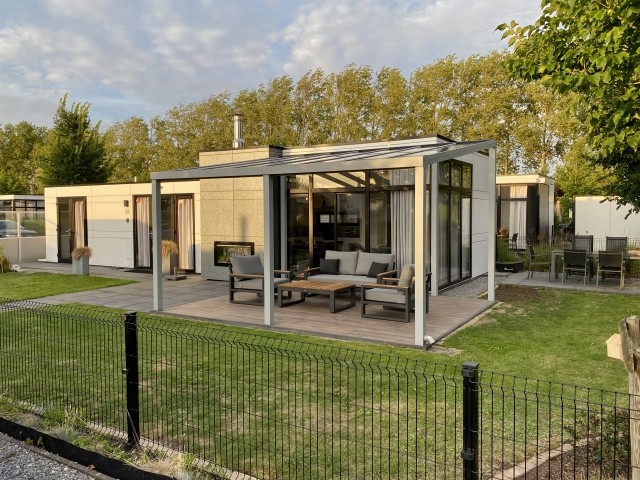 Unser Chalet Duingras in Breskens - mit Zaun 