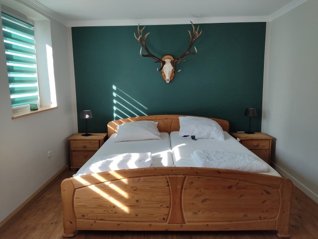 Schlafzimmer 1