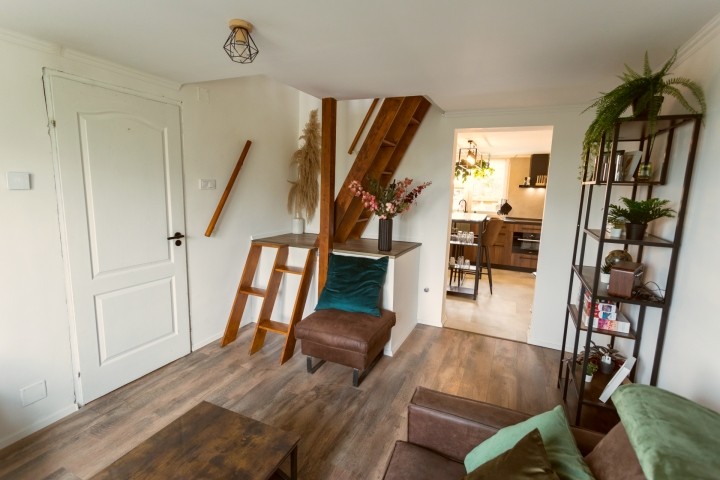 Mit Liebe handgefertigt: Unsere Wechseltreppen sind nicht nur praktisch, sondern auch ein schönes Beispiel für Handwerkskunst. Unser Haus ist leider nicht für Kinder und Menschen mit Behinderung geeignet.