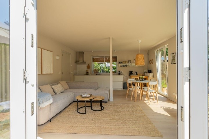 Das helle Wohnzimmer