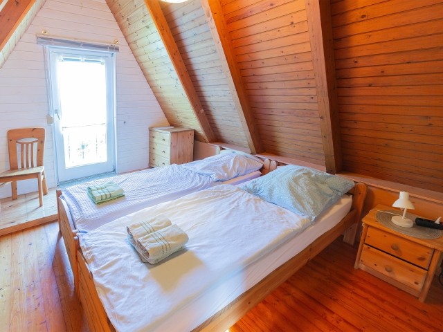 Schlafzimmer eins mit Einzelbetten zusammen geführt
