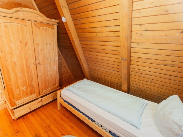 Schlafzimmer zwei - auch mit Kleiderschrank