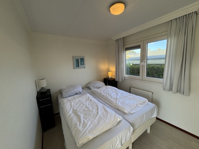 Schlafzimmer mit Doppelbett