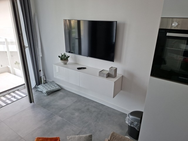Flachbild-TV