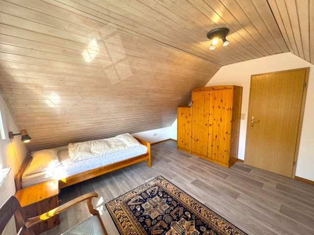 OG Schlafzimmer rechts
