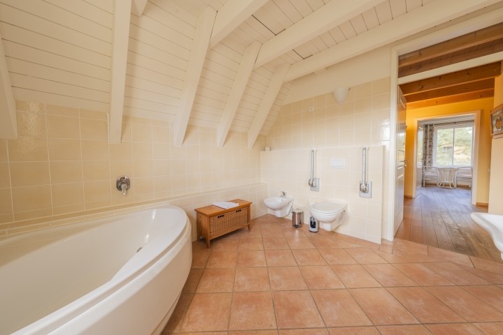 Badezimmer im 1. OG