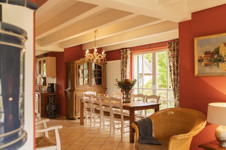 Reetdachhaus Kranich - Wohn-/ Essbereich Reetdachhaus Kranich - Wohn-/ Essbereich