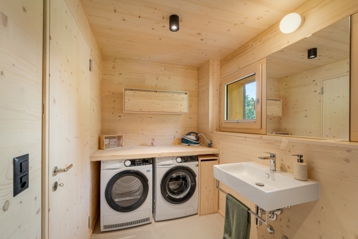 Waschmaschine und Tumbler stehen zur Verfügung