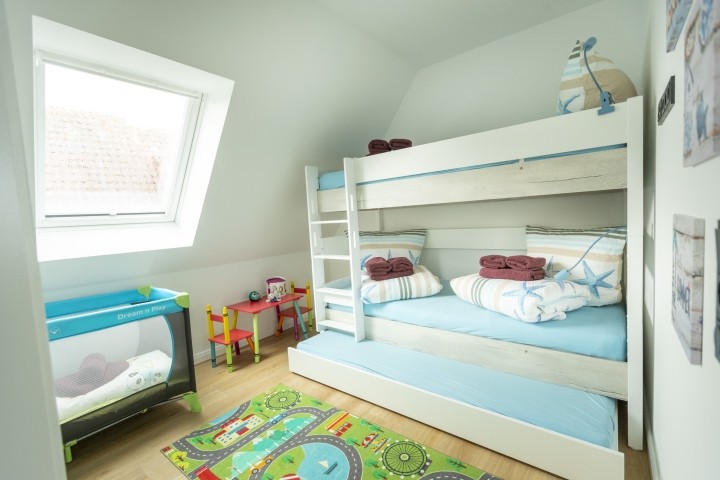 Schlafzimmer 3 mit Etagenbett und Ausziehbett - Babybett vorhanden Schlafzimmer 3 mit Etagenbett und Ausziehbett - Babybett vorhanden