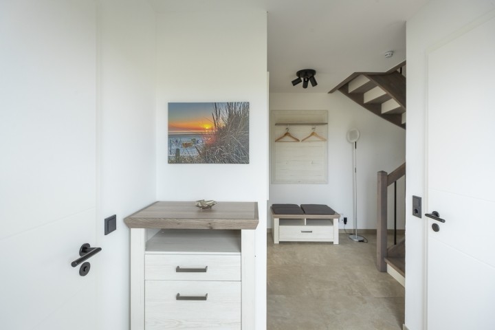 Eingangsbereich mit Schuhschrank und Garderobe Eingangsbereich mit Schuhschrank und Garderobe