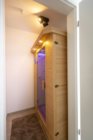 Infrarotwärmekabine mit Radio Infrarotwärmekabine mit Radio