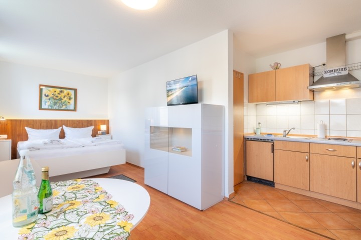 kombinierter Wohn-/Schlafraum