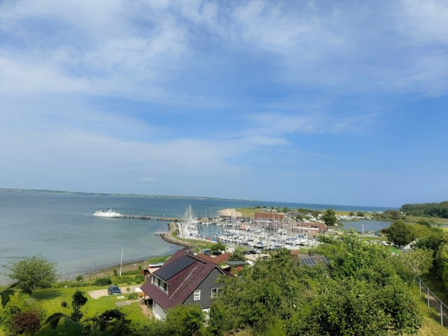 Langballigau: Der Hafen mit Restaurants und einen breiten Strand