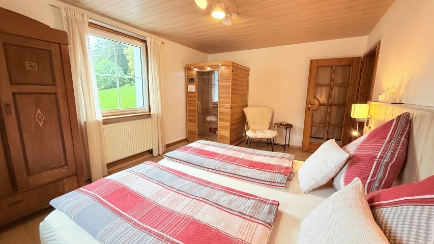 Schlafzimmer mit Infrarotsauna hochparterre Schlafzimmer mit Infrarotsauna hochparterre