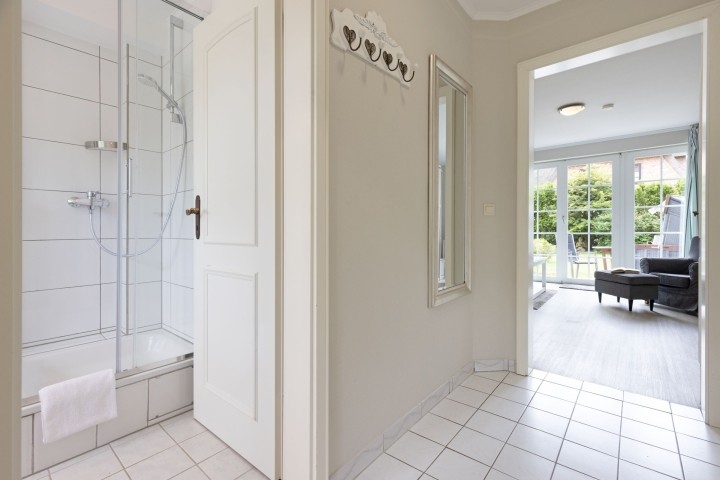 Badezimmer und Flur Badezimmer und Flur