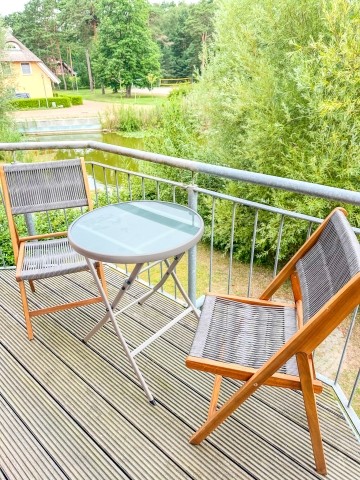 Balkon von zwei Schlafzimmern begehbar