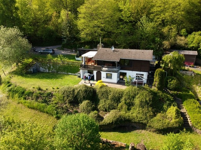 Waldrandlage mit großem Grundstück