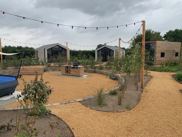 Außenbereich Ferienanlage mit Grillmöglichkeit