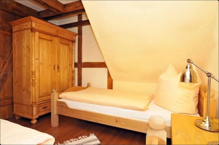 Kleiderschrank