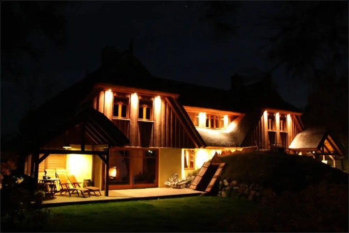 Hausbeleuchtung bei Nacht
