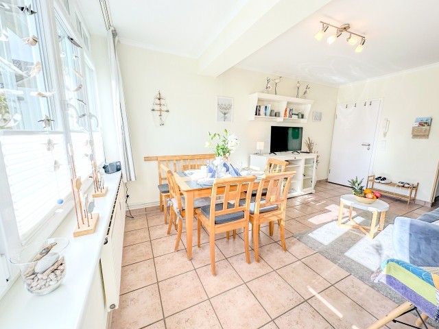 Ein Blick ins Herz des Hauses – der helle Wohn- und Essbereich