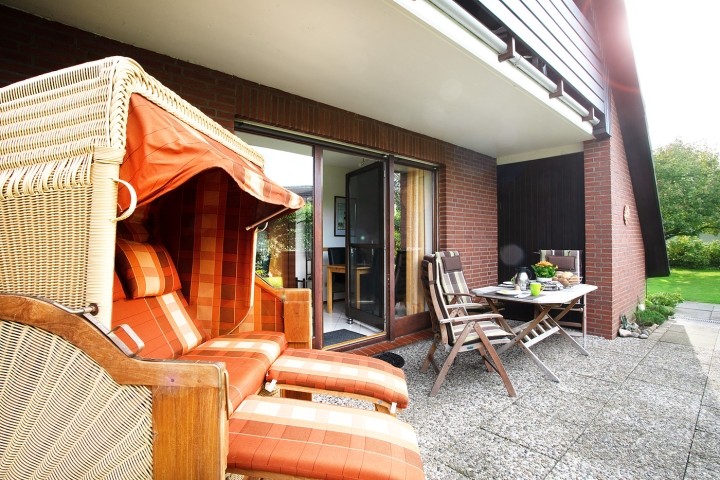 Terrasse mit Strandkorb Terrasse mit Strandkorb