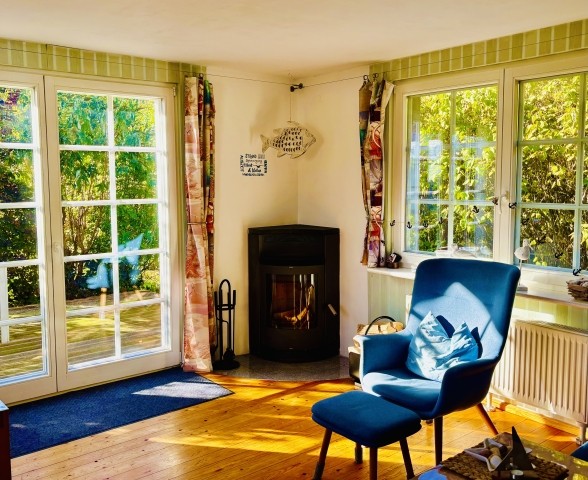 Mein Lieblingsplatz im Wohnzimmer, sonnig und warm Mein Lieblingsplatz im Wohnzimmer, sonnig und warm