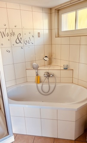 Geliebter Ort an kälteren Tagen - Die Badewanne Geliebter Ort an kälteren Tagen - Die Badewanne