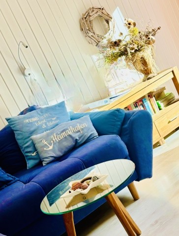 Machen Sie es sich gemütlich, schnappen Sie sich Ihr Lieblingsbuch , machen Sie Urlaub auch wenn draußen  das Wetter Sie nicht an den Strand lockt. Machen Sie es sich gemütlich, schnappen Sie sich Ihr Lieblingsbuch , machen Sie Urlaub auch wenn draußen  das Wetter Sie nicht an den Strand lockt.