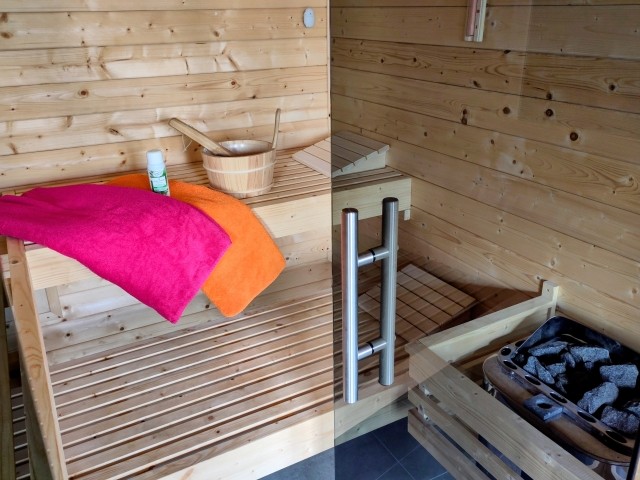 Sauna mit Blick ins Grüne Sauna mit Blick ins Grüne