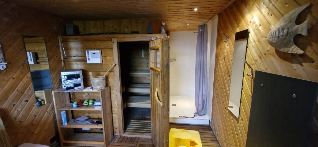 Sauna mit Dusche