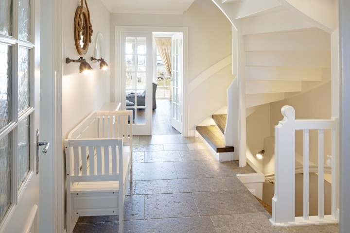 Flur und Eingangsbereich EG Flur und Eingangsbereich EG