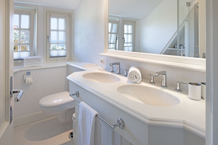 Badezimmer eins im  OG Badezimmer eins im  OG