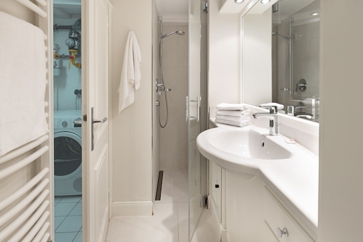 Badezimmer zwei im Souterrain Badezimmer zwei im Souterrain