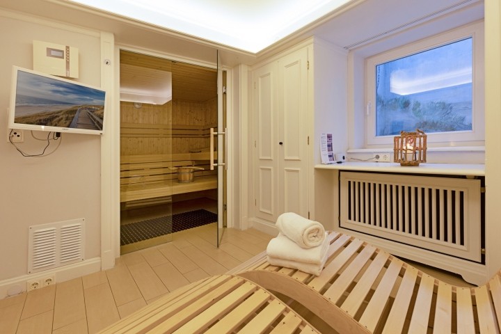 Wellnessbereich mit Sauna im Souterrain Wellnessbereich mit Sauna im Souterrain