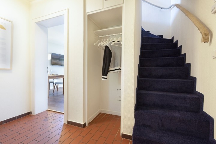 Flur EG und Treppe Flur EG und Treppe