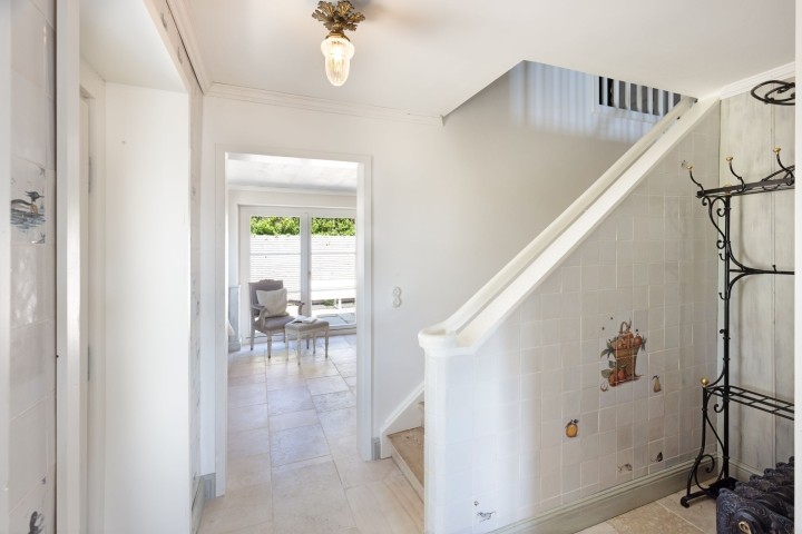 Eingangsbereich und Treppe Eingangsbereich und Treppe