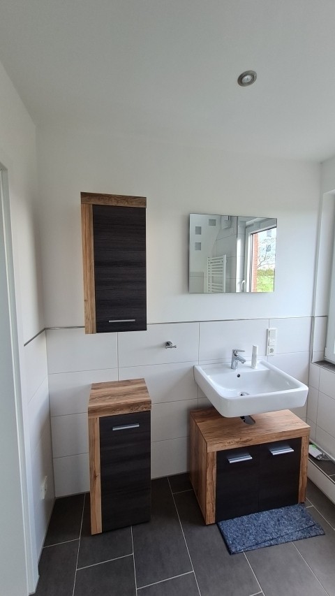 Badezimmer 1. OG Badezimmer 1. OG