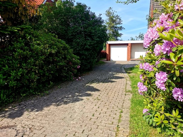 Garage und Stellplatz PKW Garage und Stellplatz PKW