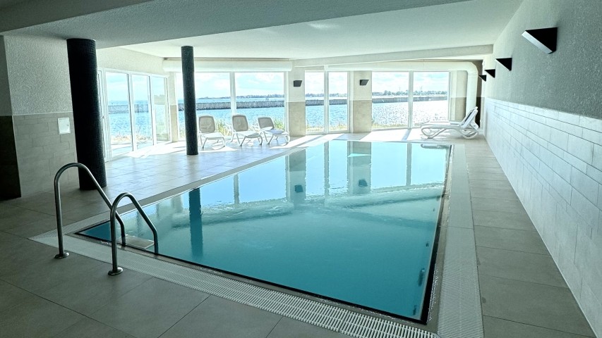 gemeinsames Schwimmbad im Nebengebäude gemeinsames Schwimmbad im Nebengebäude