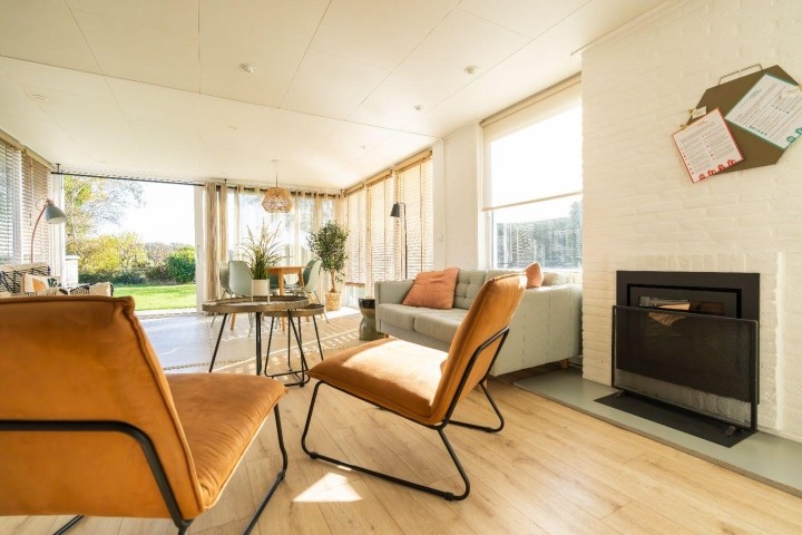 Die Sitzecke mit Kaminofen