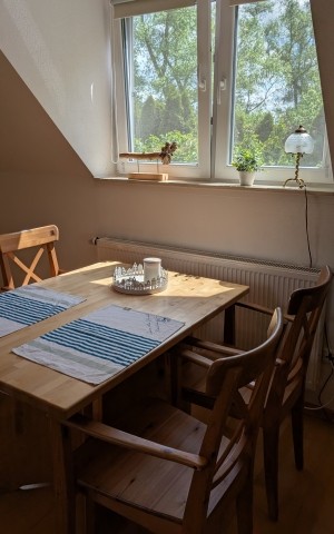 Essbereich mit Ausblick ins Grüne